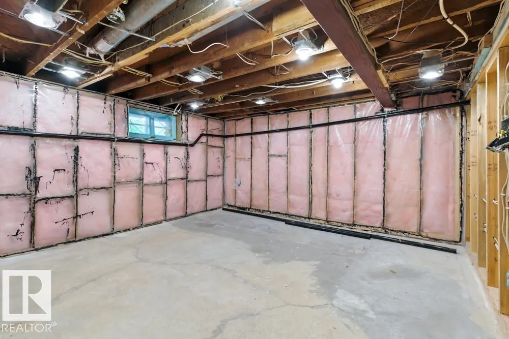 10428 76 AV NW