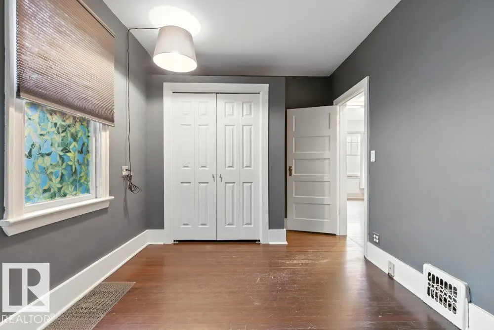 10428 76 AV NW