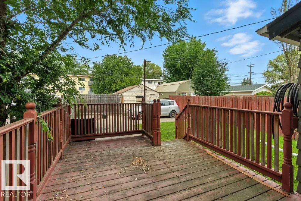 10428 76 AV NW