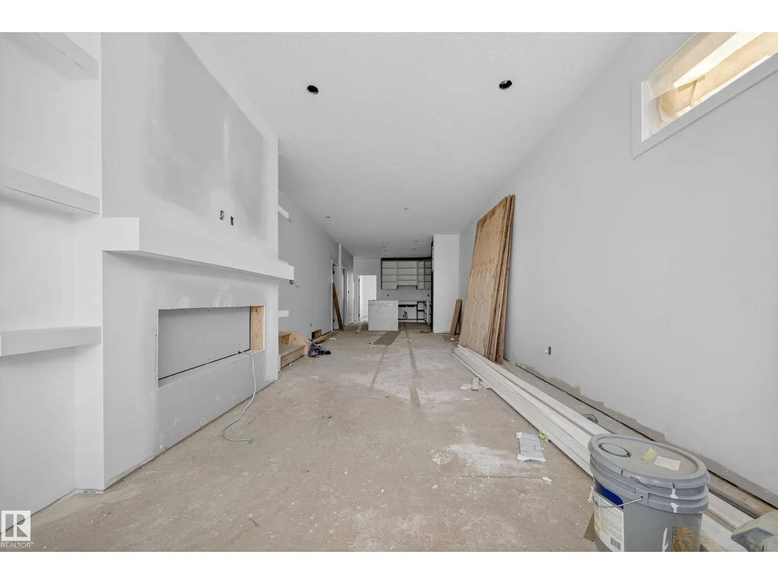 5213 104A ST NW