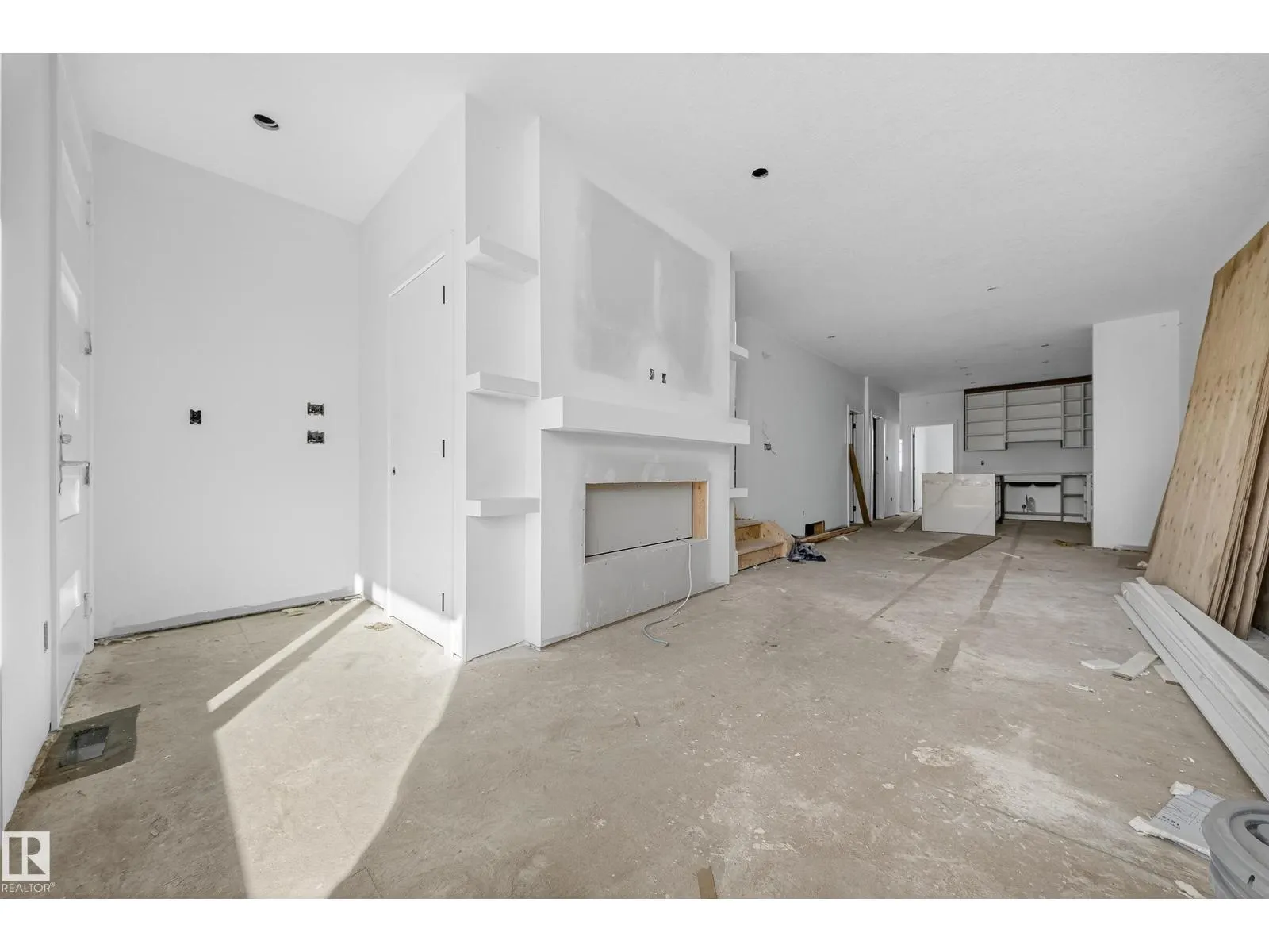 5213 104A ST NW