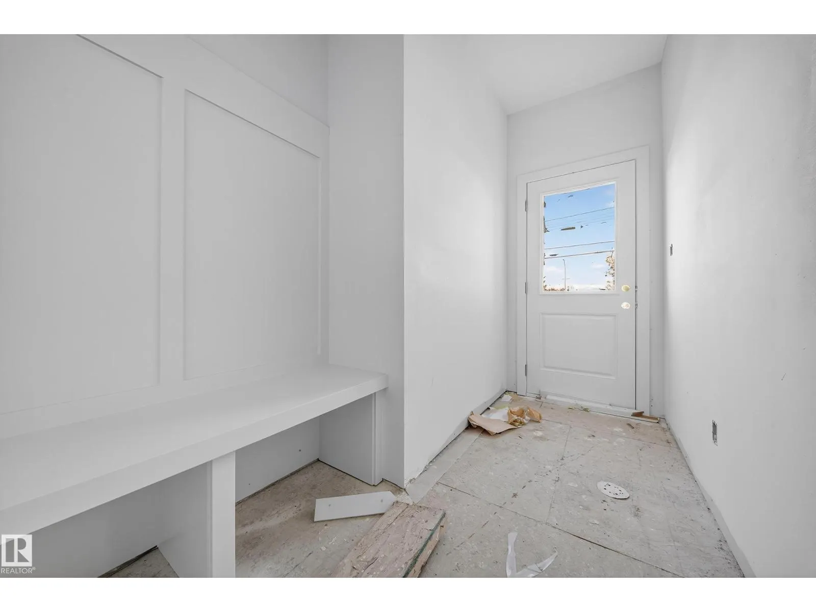 5213 104A ST NW