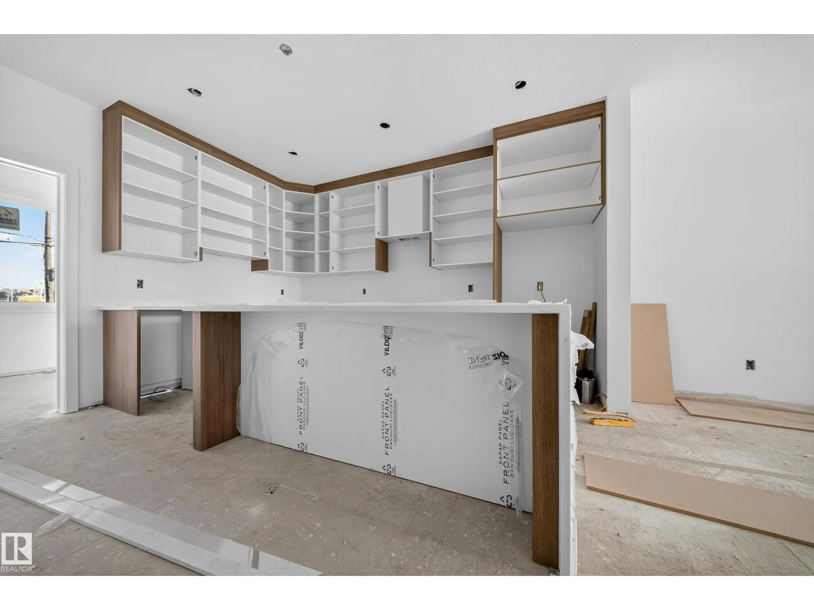5213 104A ST NW