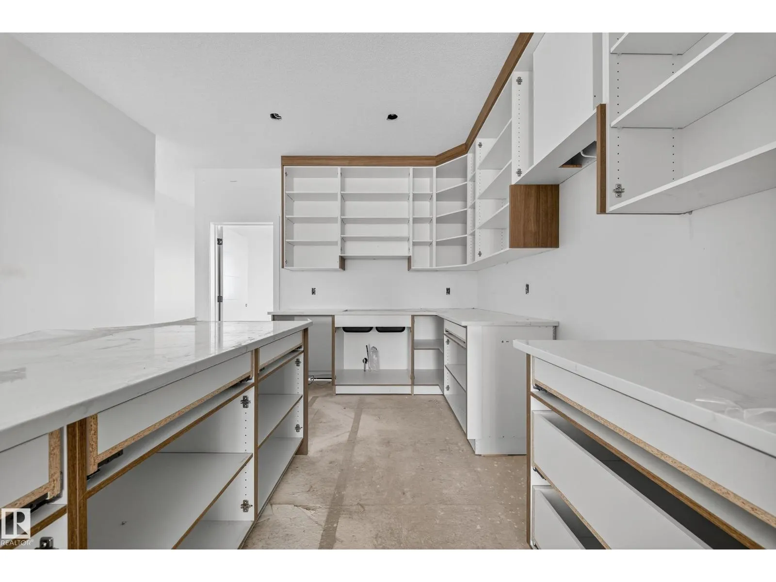 5213 104A ST NW