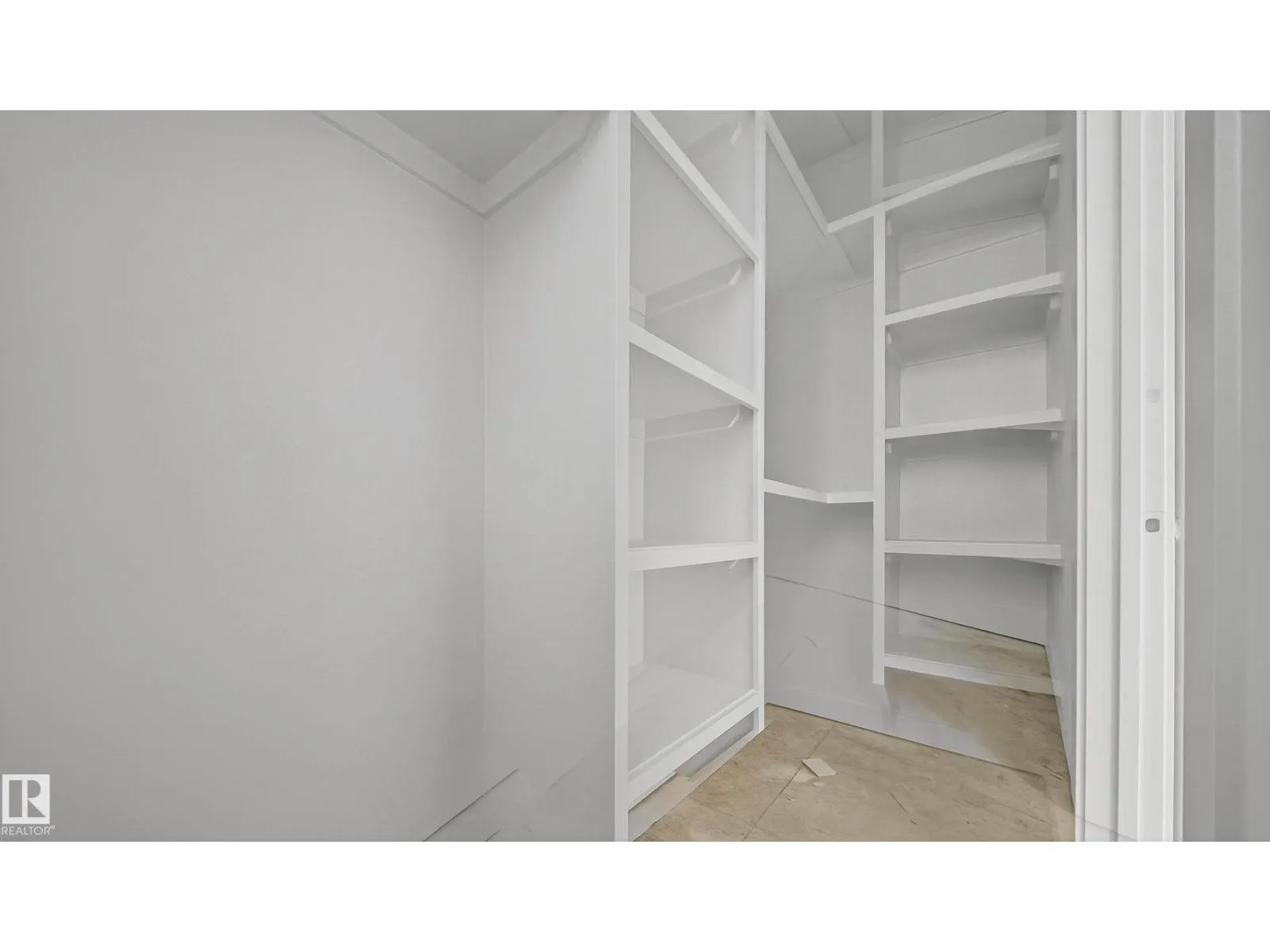 5213 104A ST NW