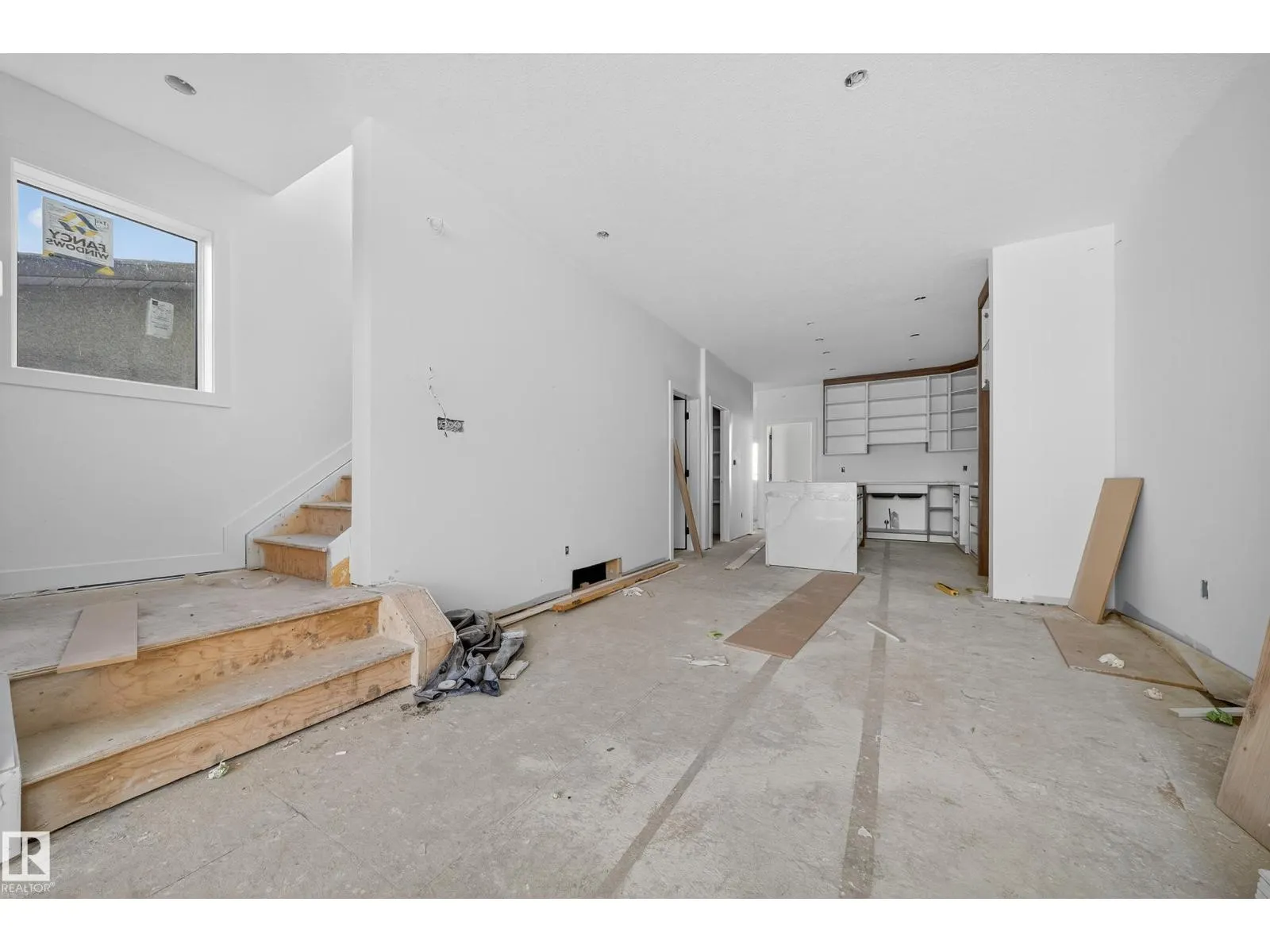 5213 104A ST NW