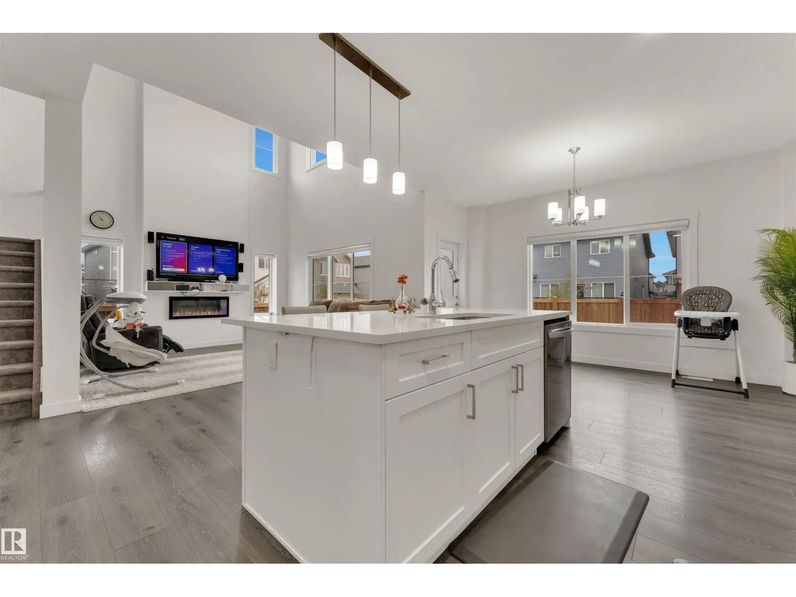 22534 98A AV NW