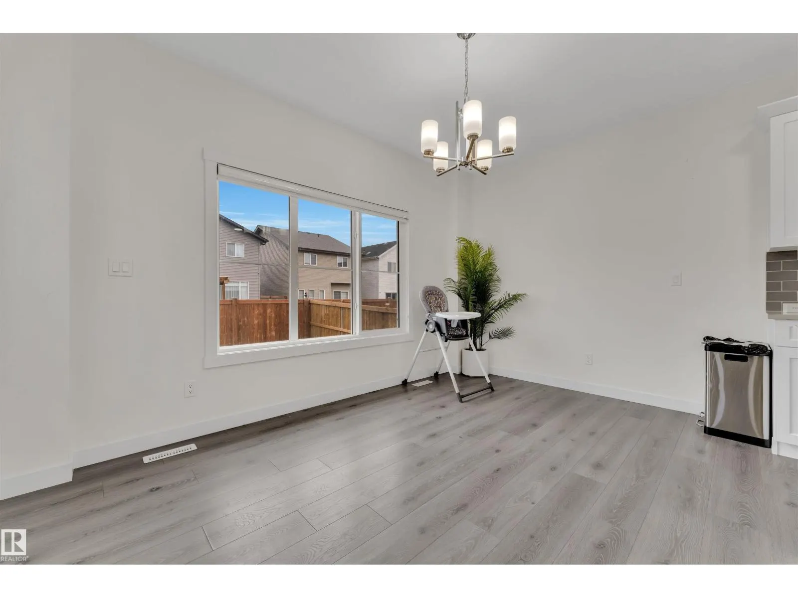 22534 98A AV NW