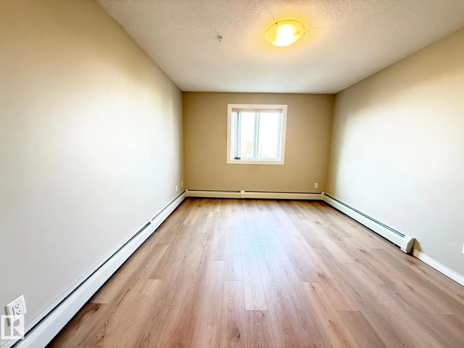9945 167 ST NW