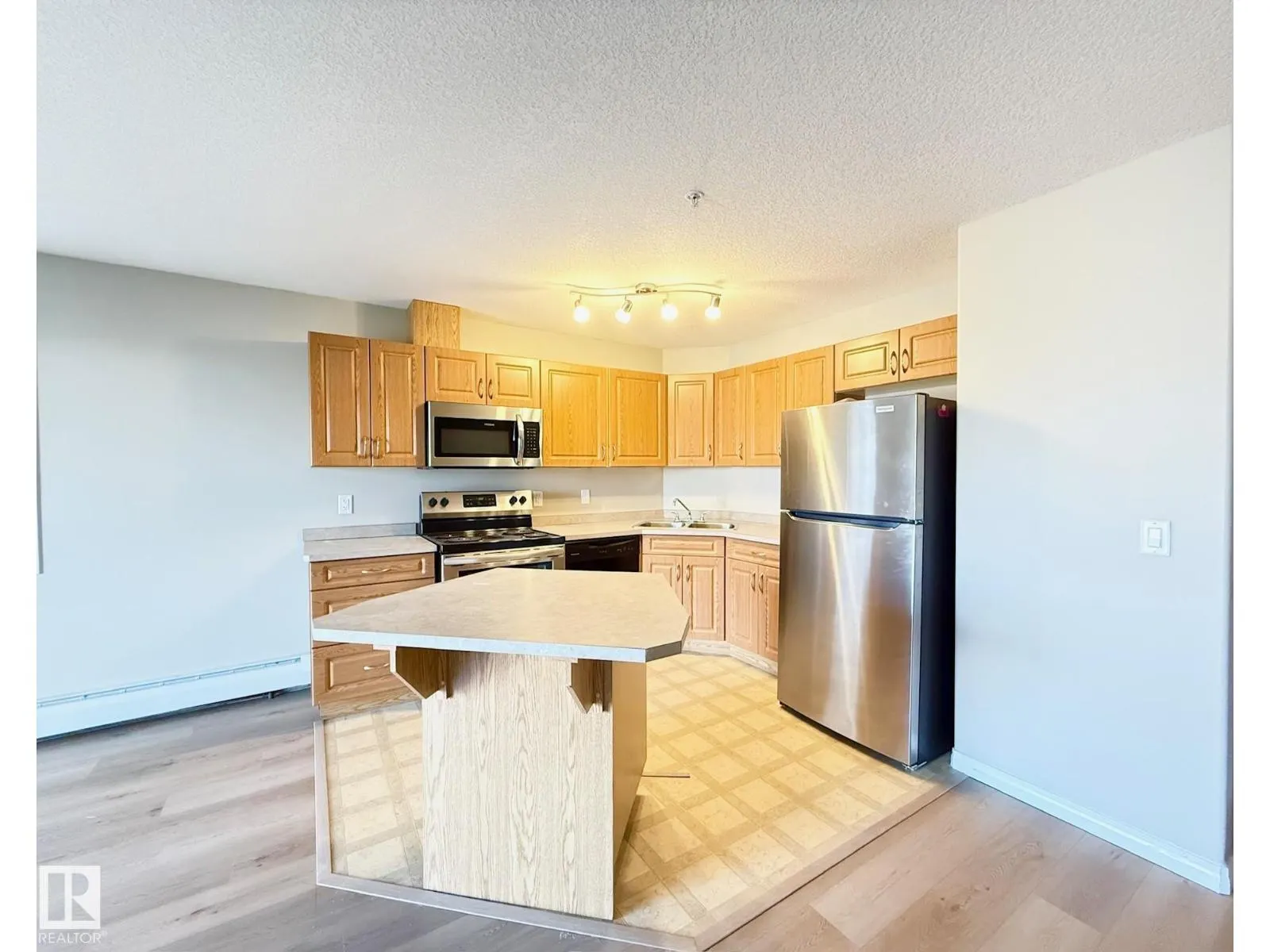 9945 167 ST NW