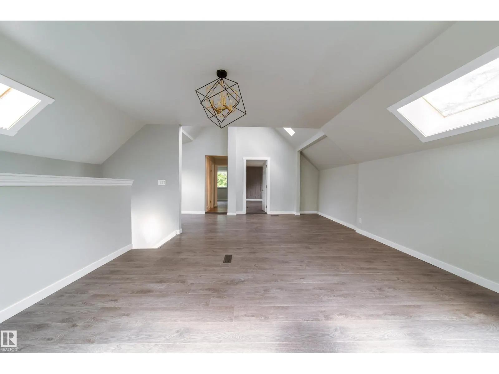 11908 77 ST NW