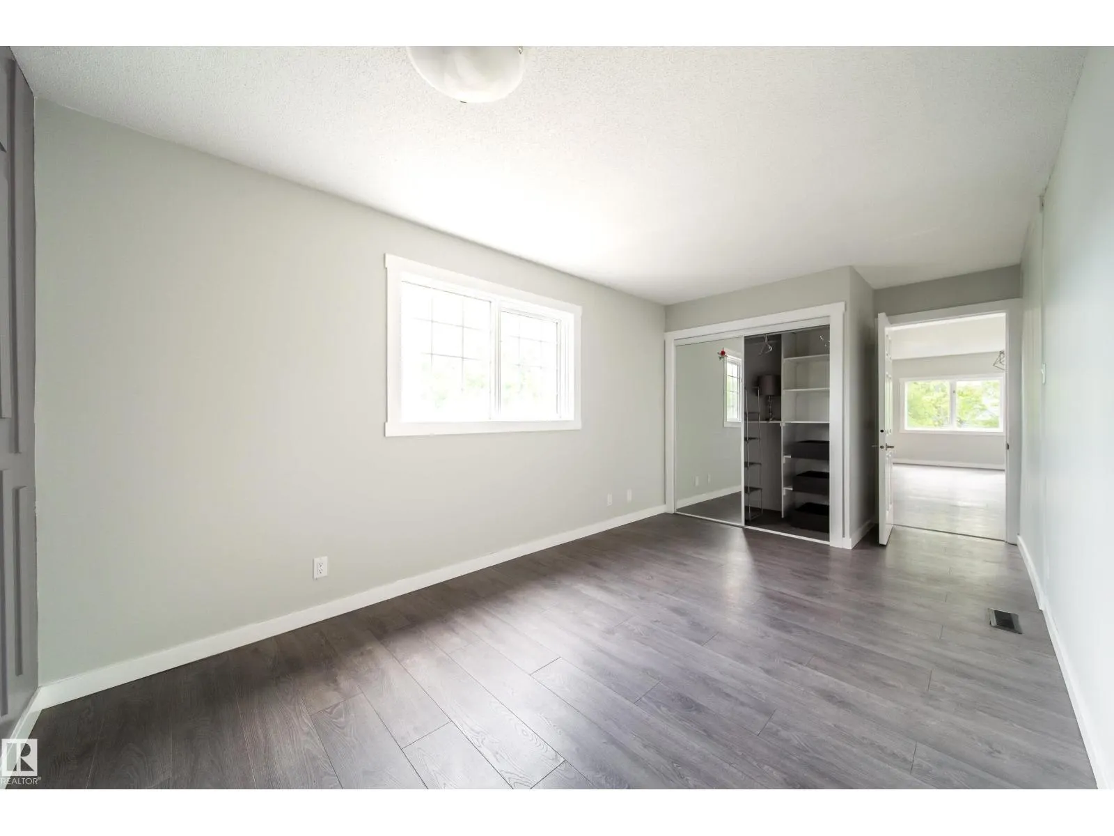11908 77 ST NW