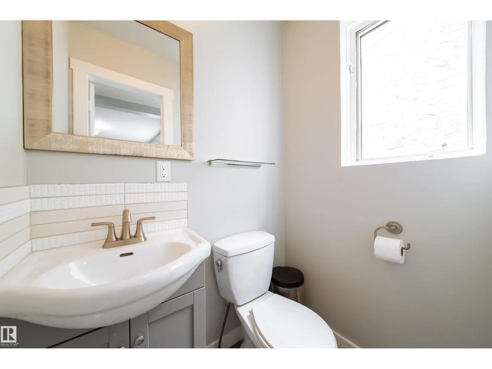 11908 77 ST NW