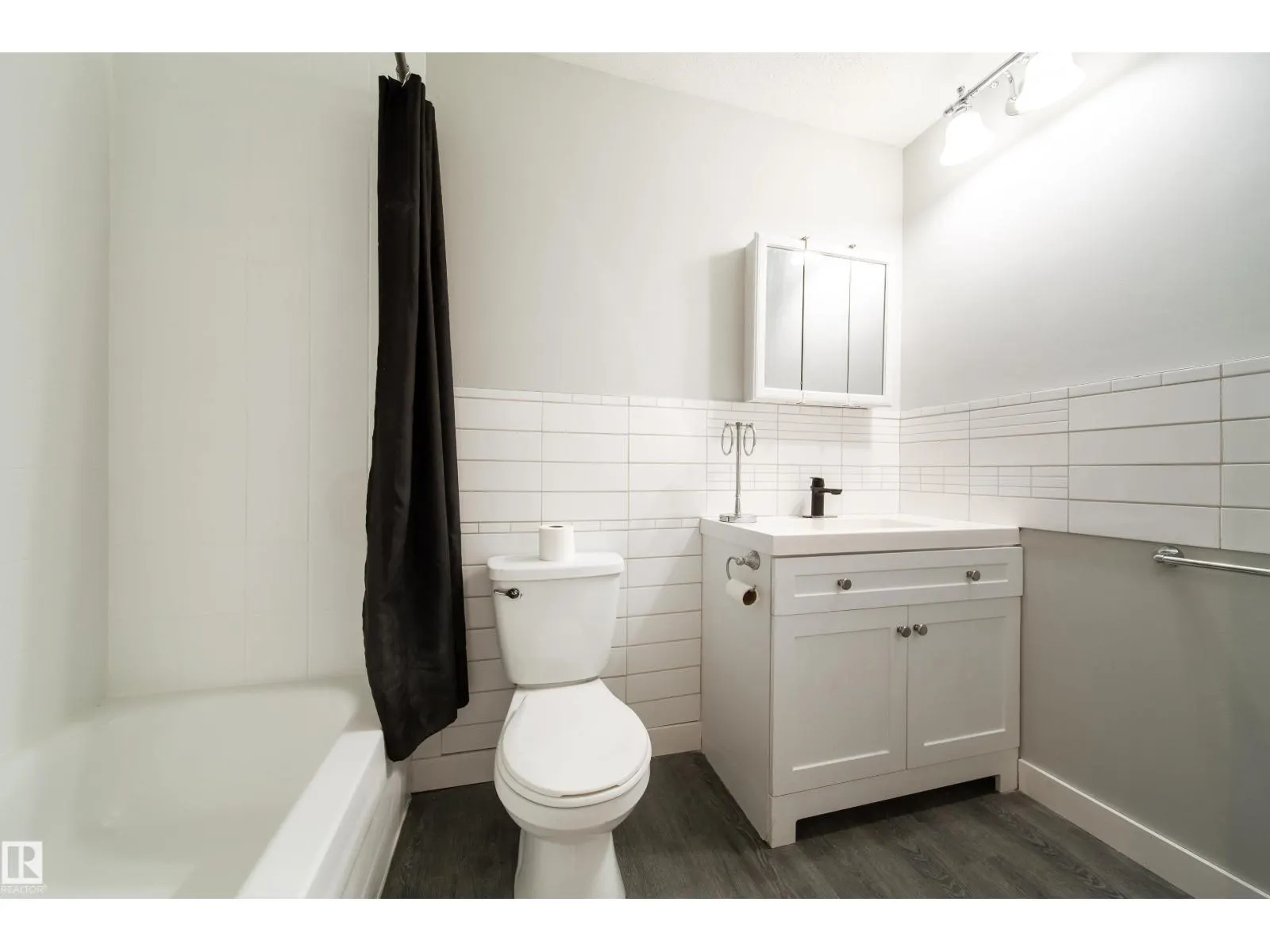 11908 77 ST NW