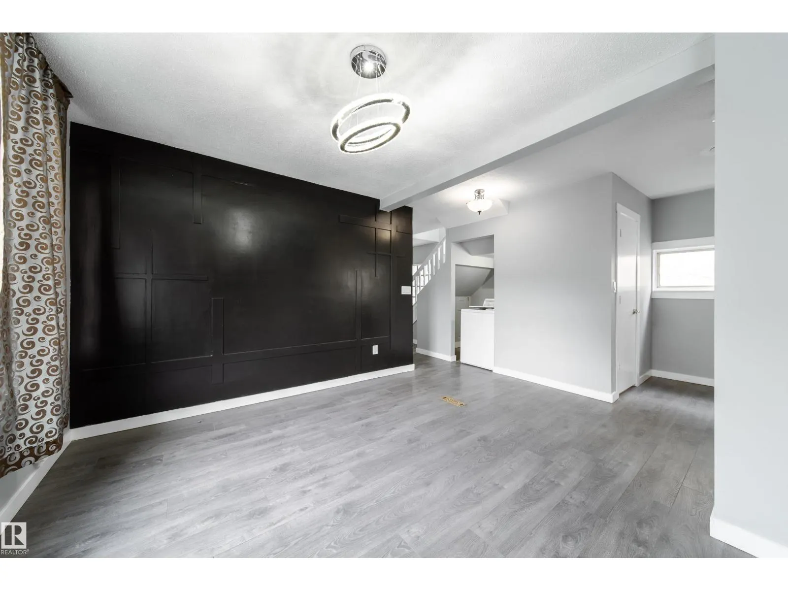 11908 77 ST NW