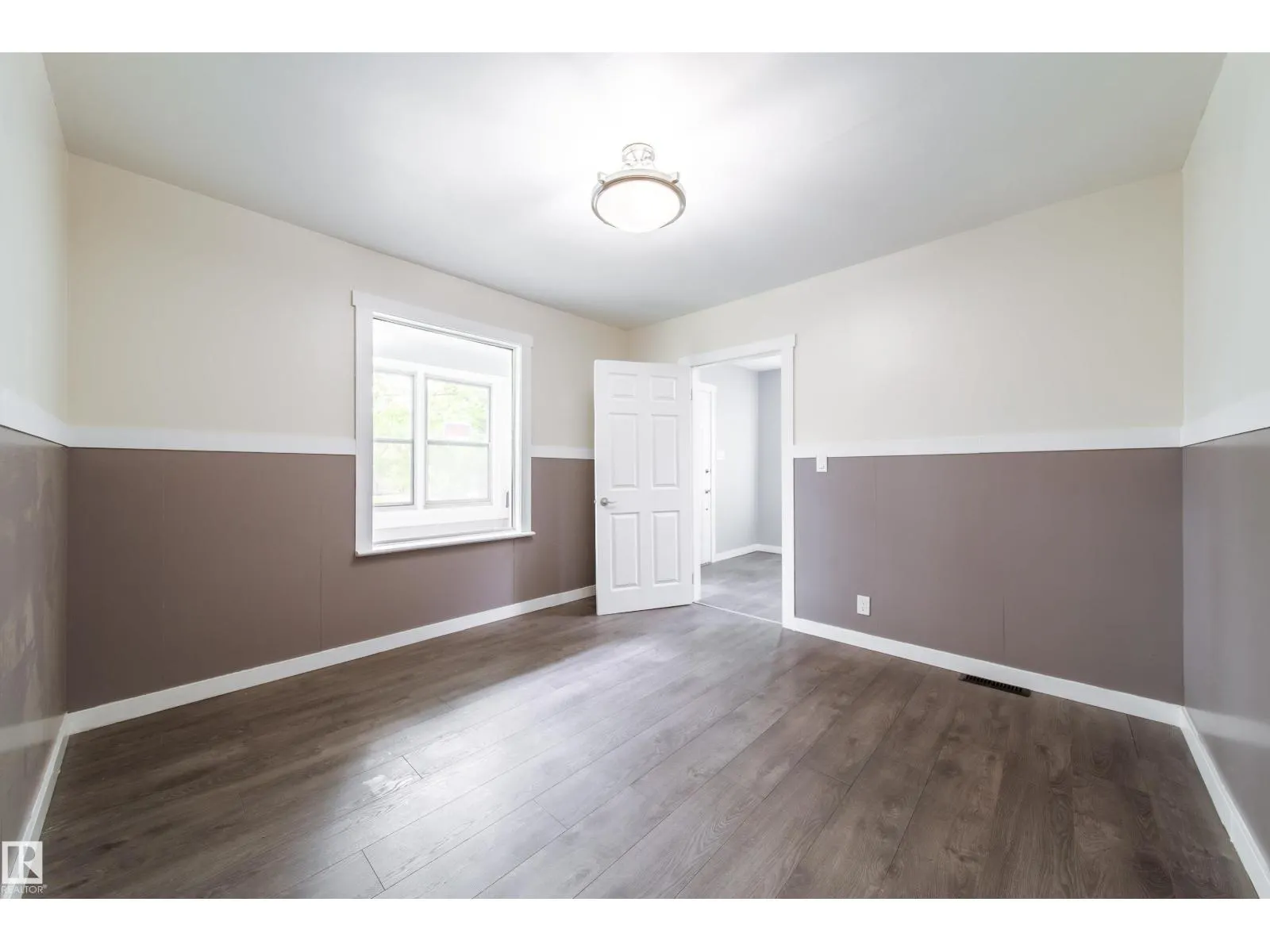 11908 77 ST NW