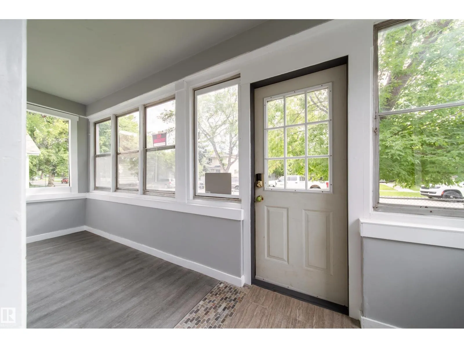 11908 77 ST NW