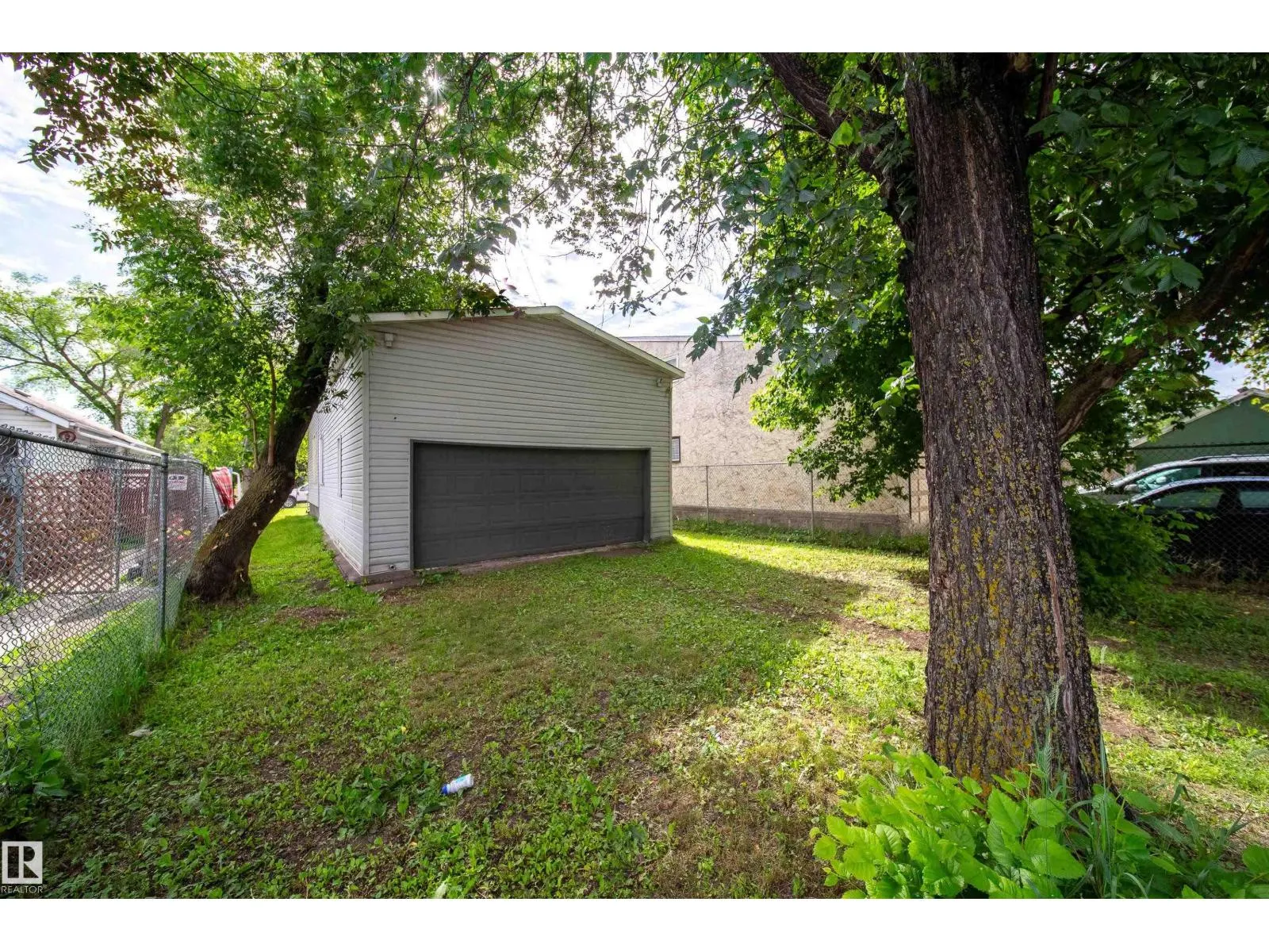 11908 77 ST NW