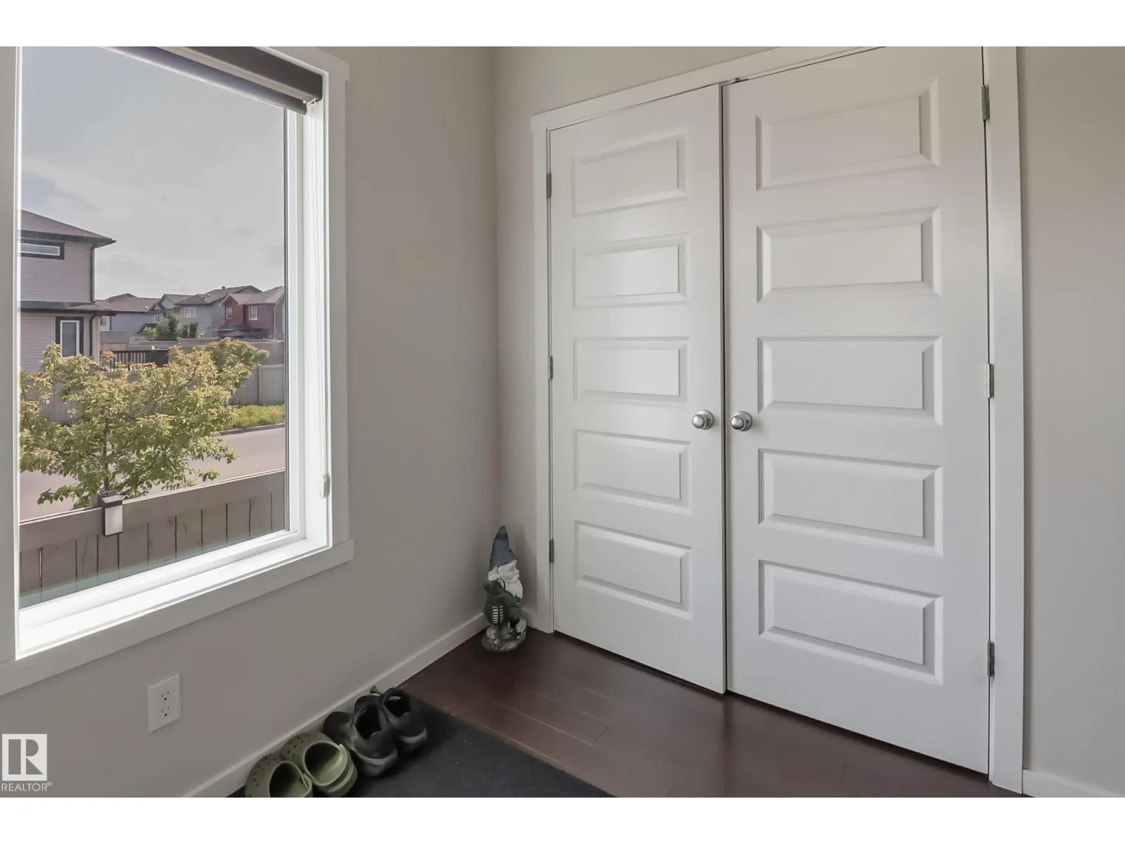 1404 29 ST NW