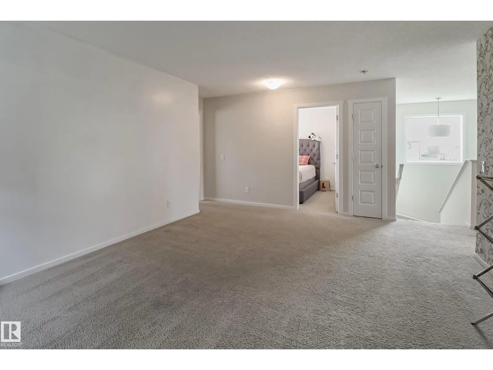1404 29 ST NW