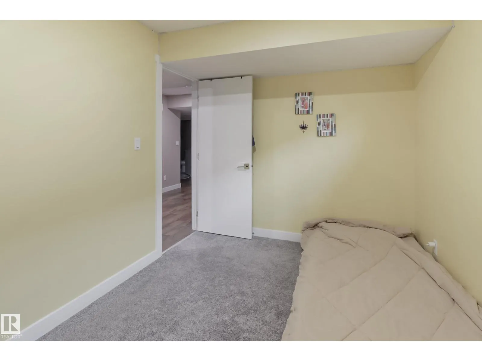 1404 29 ST NW