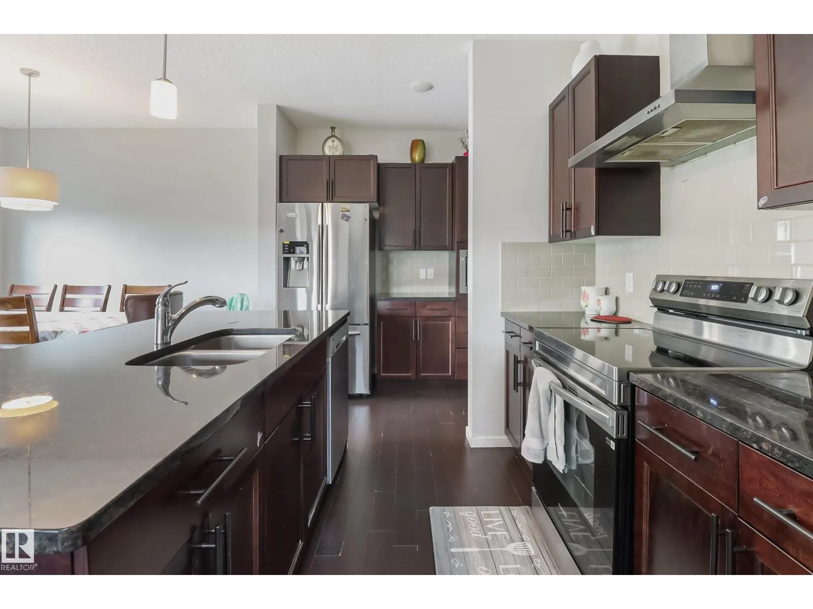 1404 29 ST NW