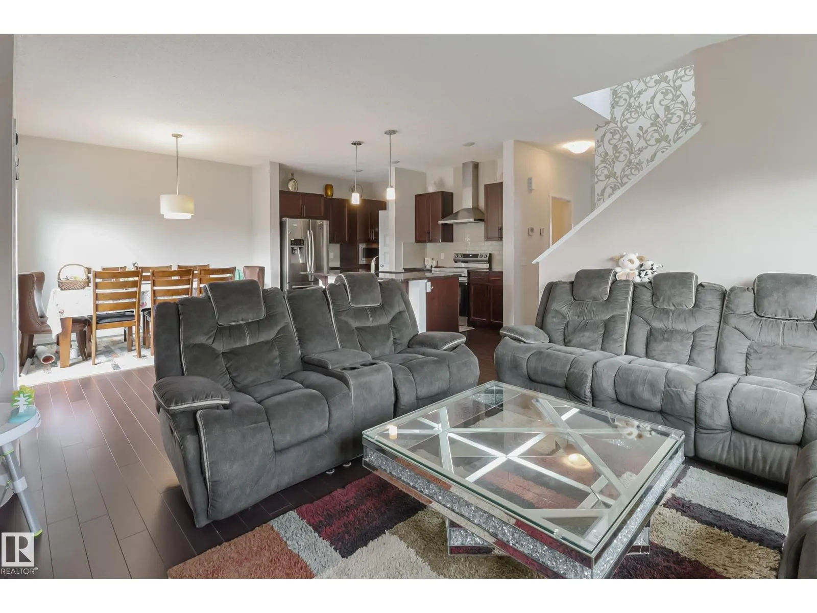 1404 29 ST NW