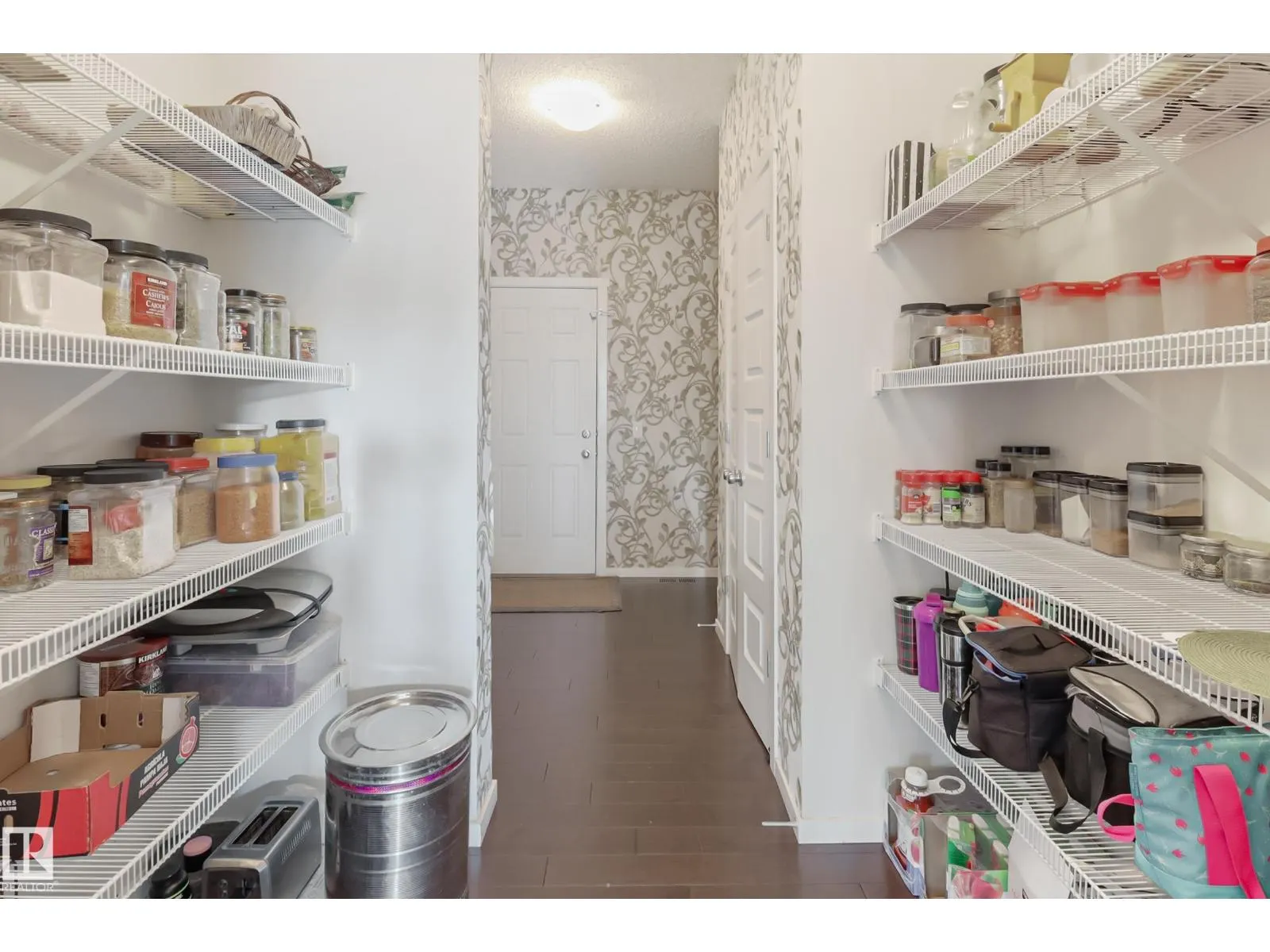 1404 29 ST NW