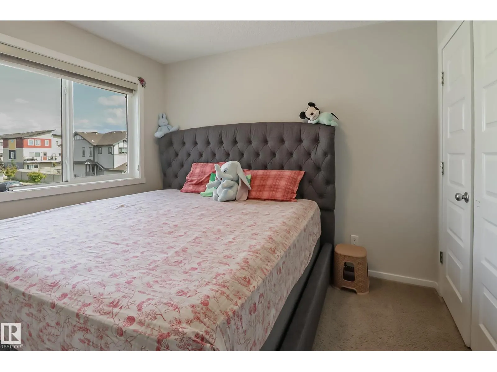 1404 29 ST NW
