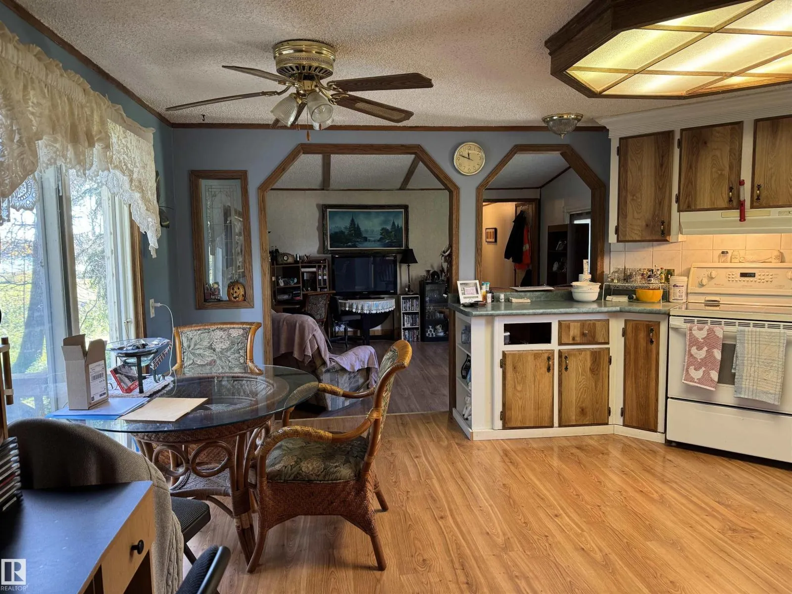 27 62045 Twp Rd 462