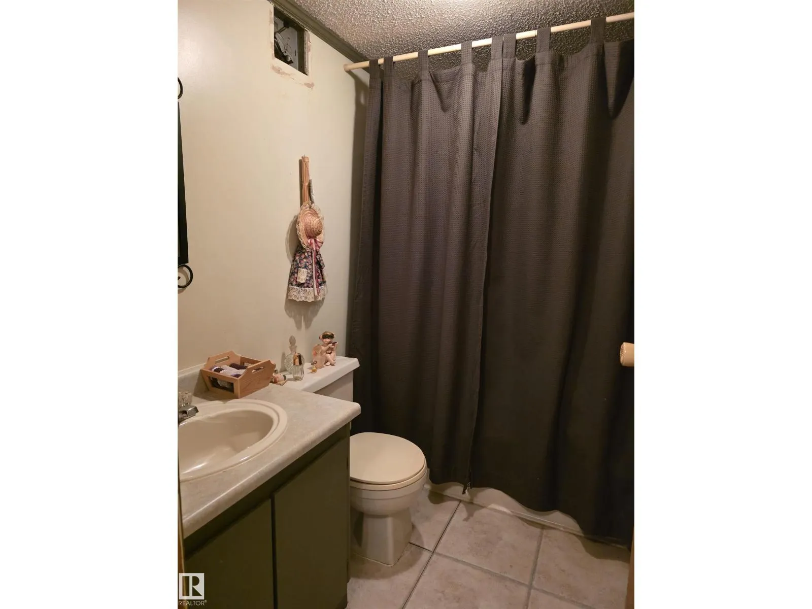 27 62045 Twp Rd 462