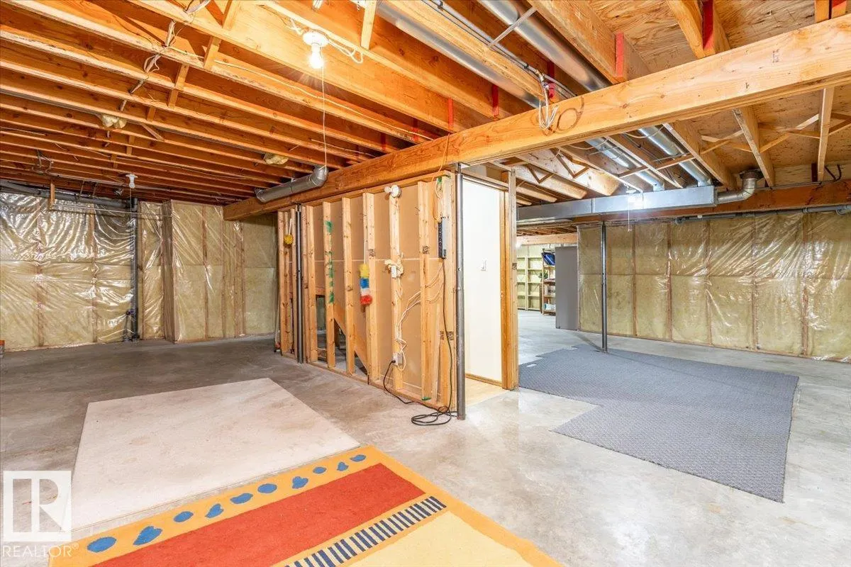 4829 32 AV NW