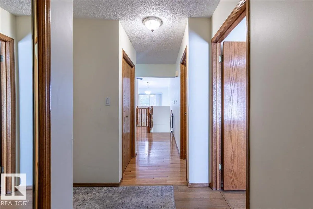 4829 32 AV NW