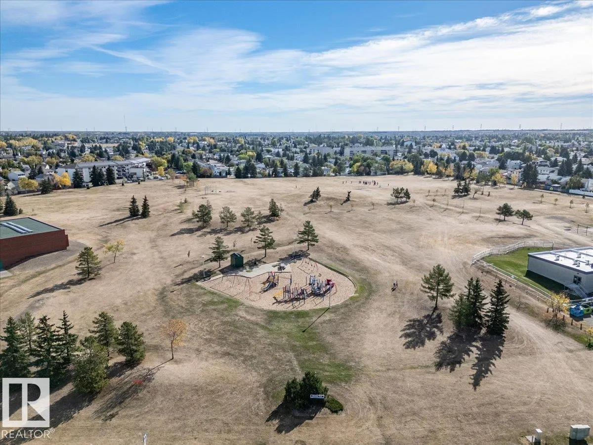4829 32 AV NW