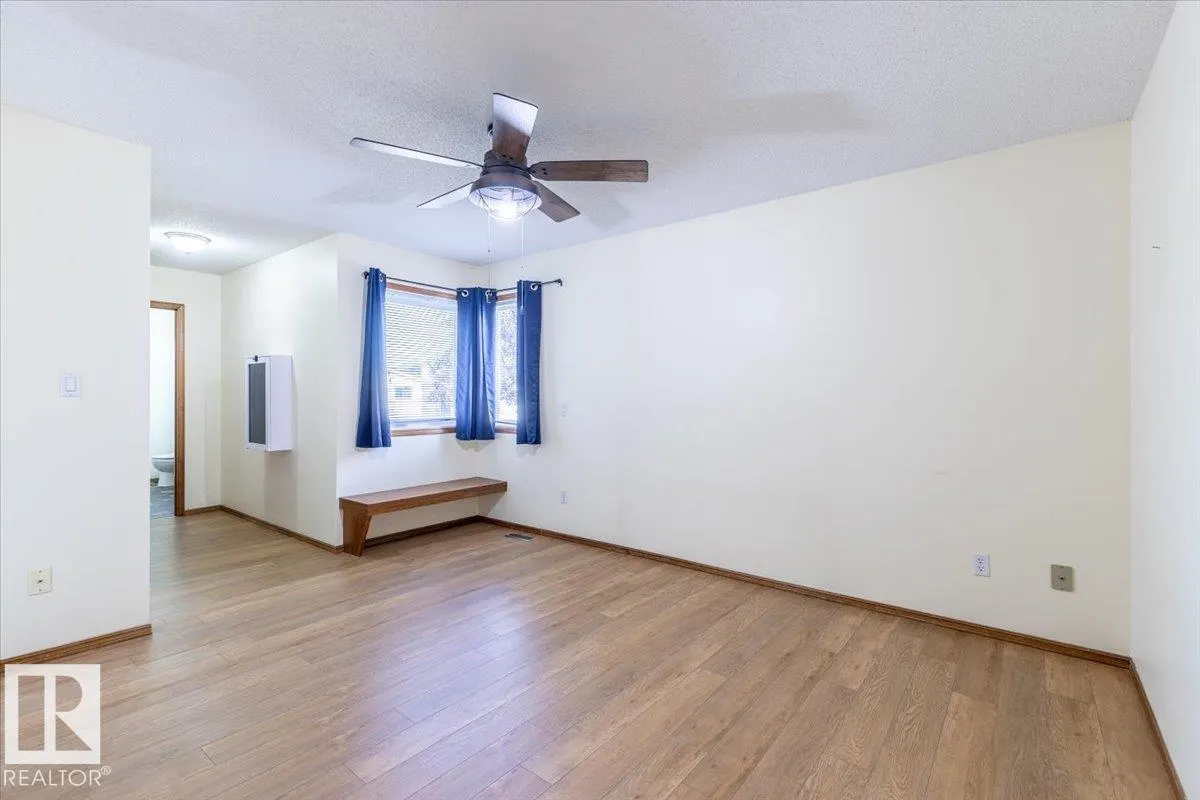 4829 32 AV NW