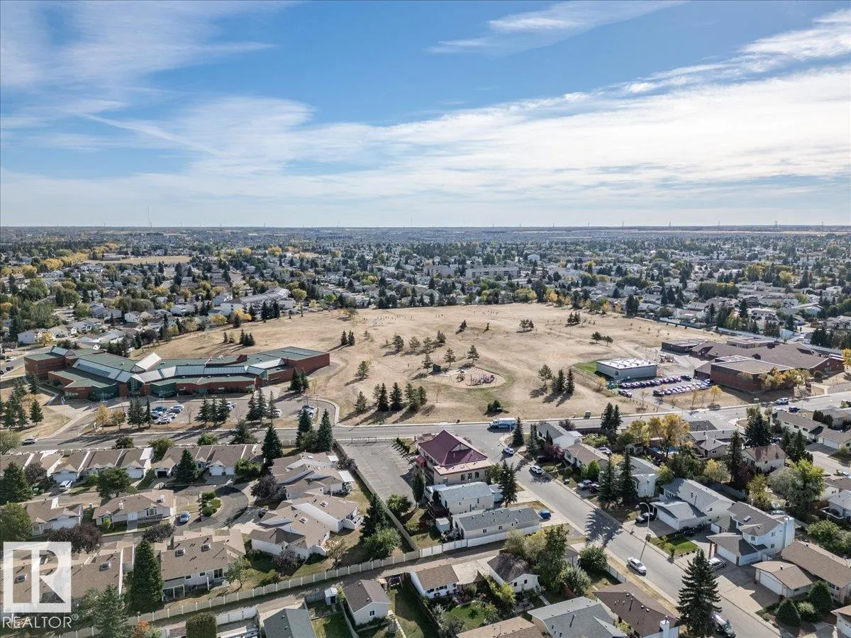 4829 32 AV NW