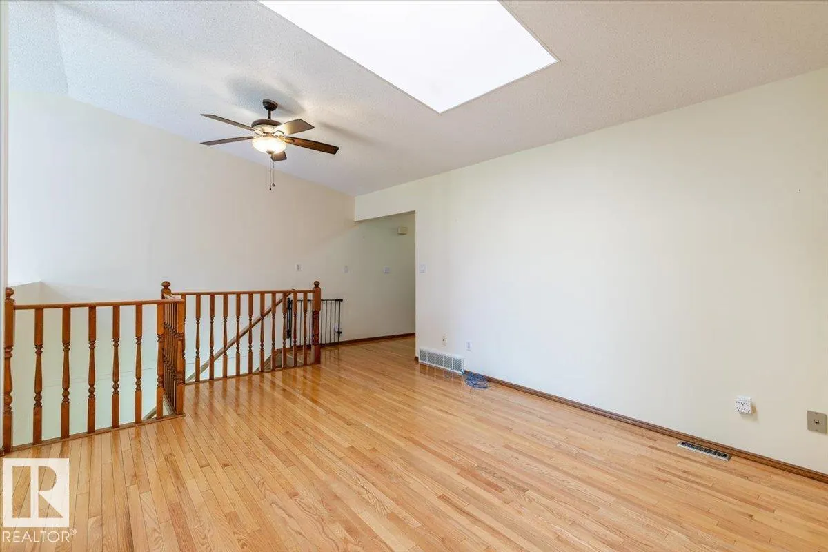4829 32 AV NW