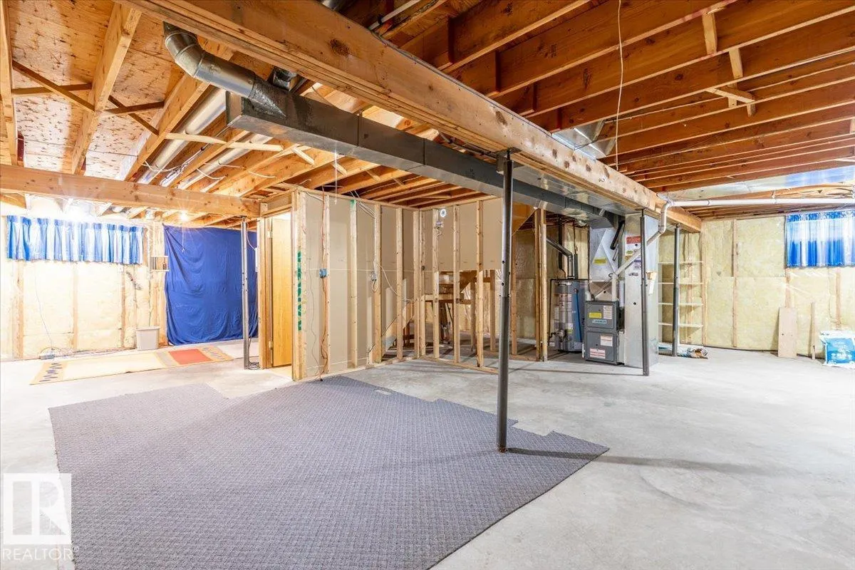 4829 32 AV NW