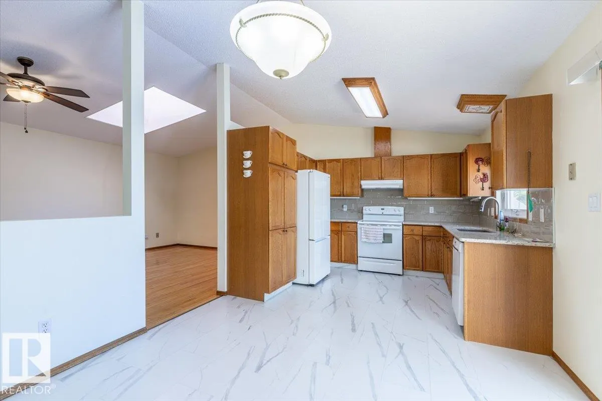 4829 32 AV NW