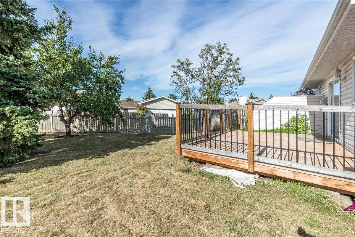 4829 32 AV NW