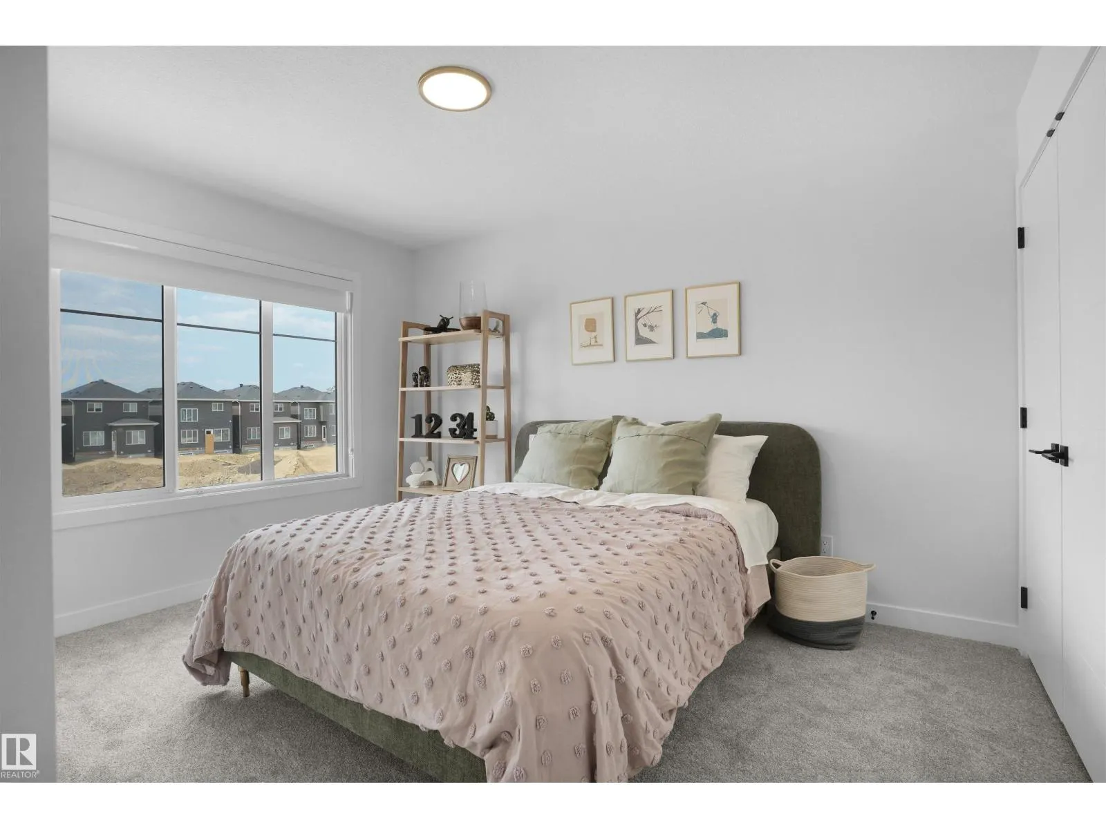 226 EDGEMONT GREEN GR NW