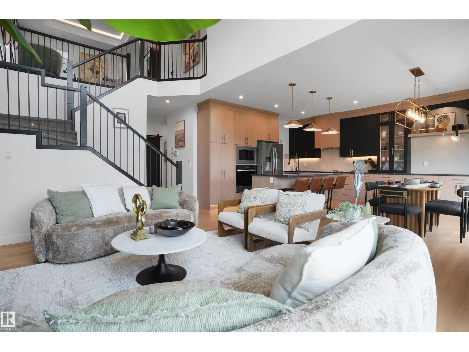 226 EDGEMONT GREEN GR NW