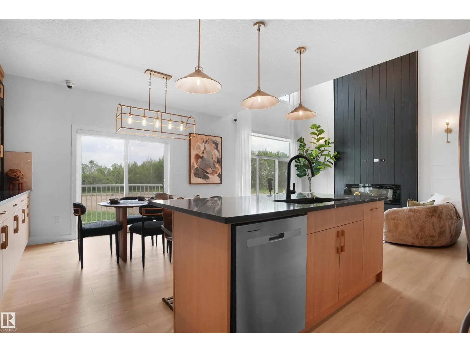226 EDGEMONT GREEN GR NW