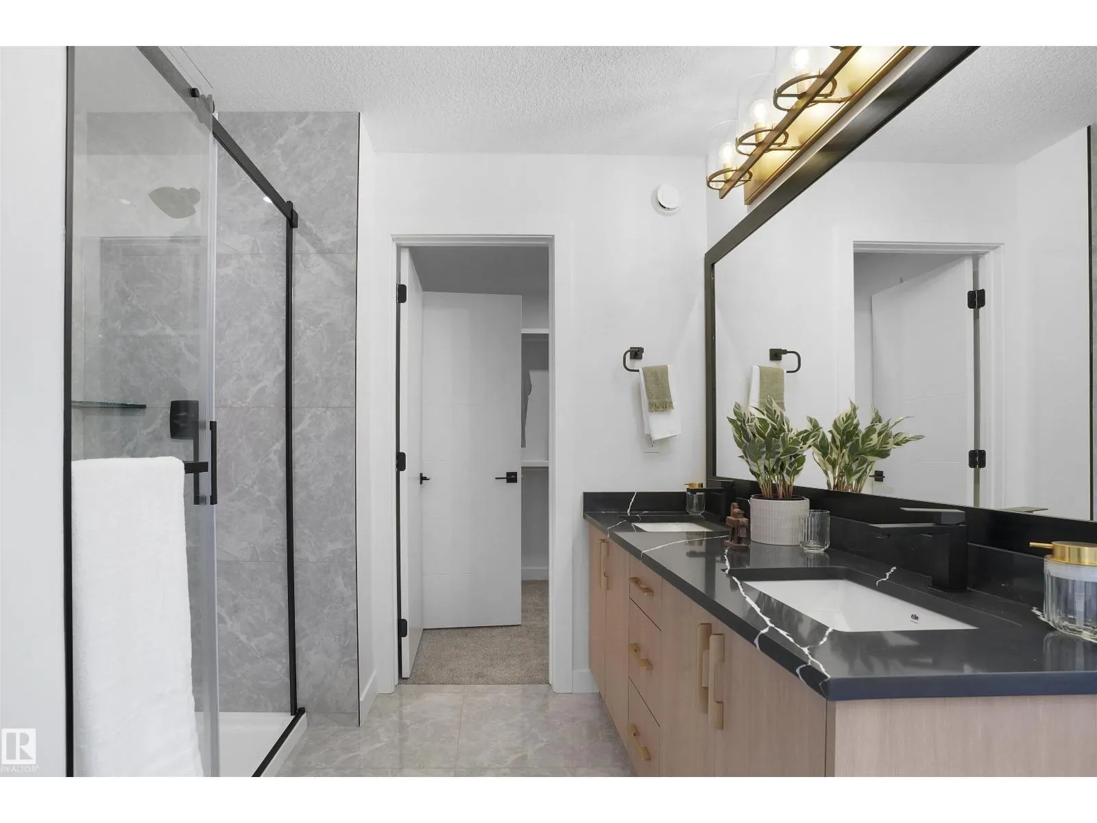 226 EDGEMONT GREEN GR NW