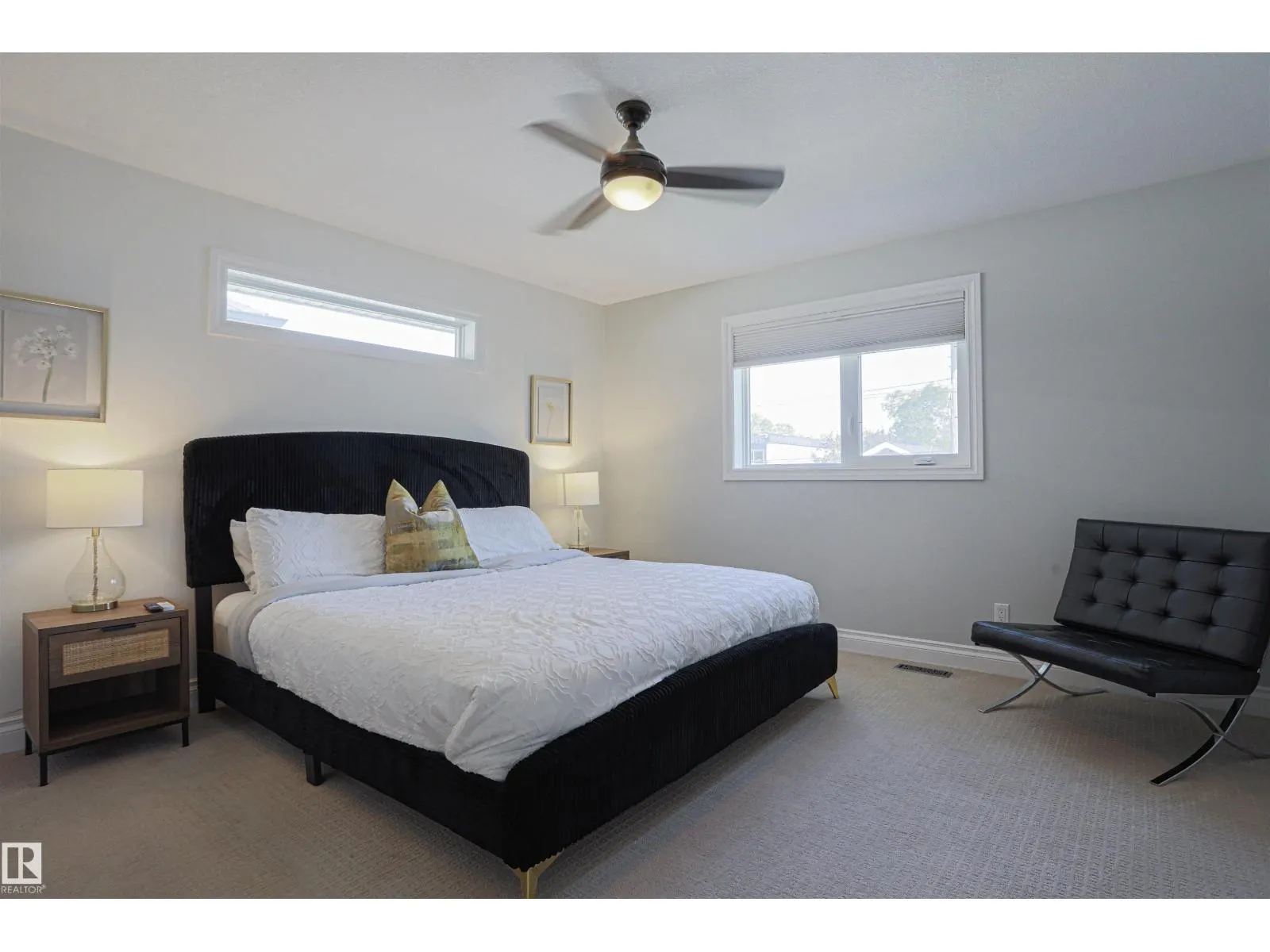 8804 100 ST NW