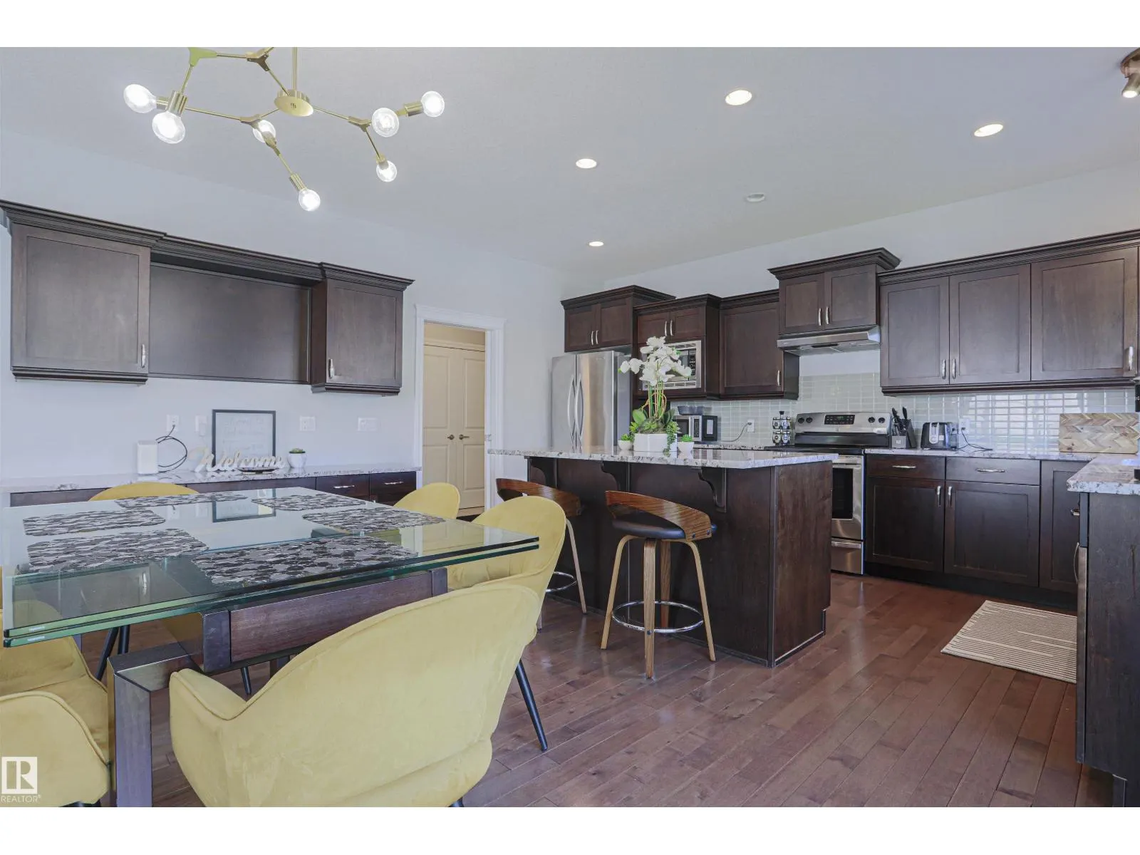 8804 100 ST NW