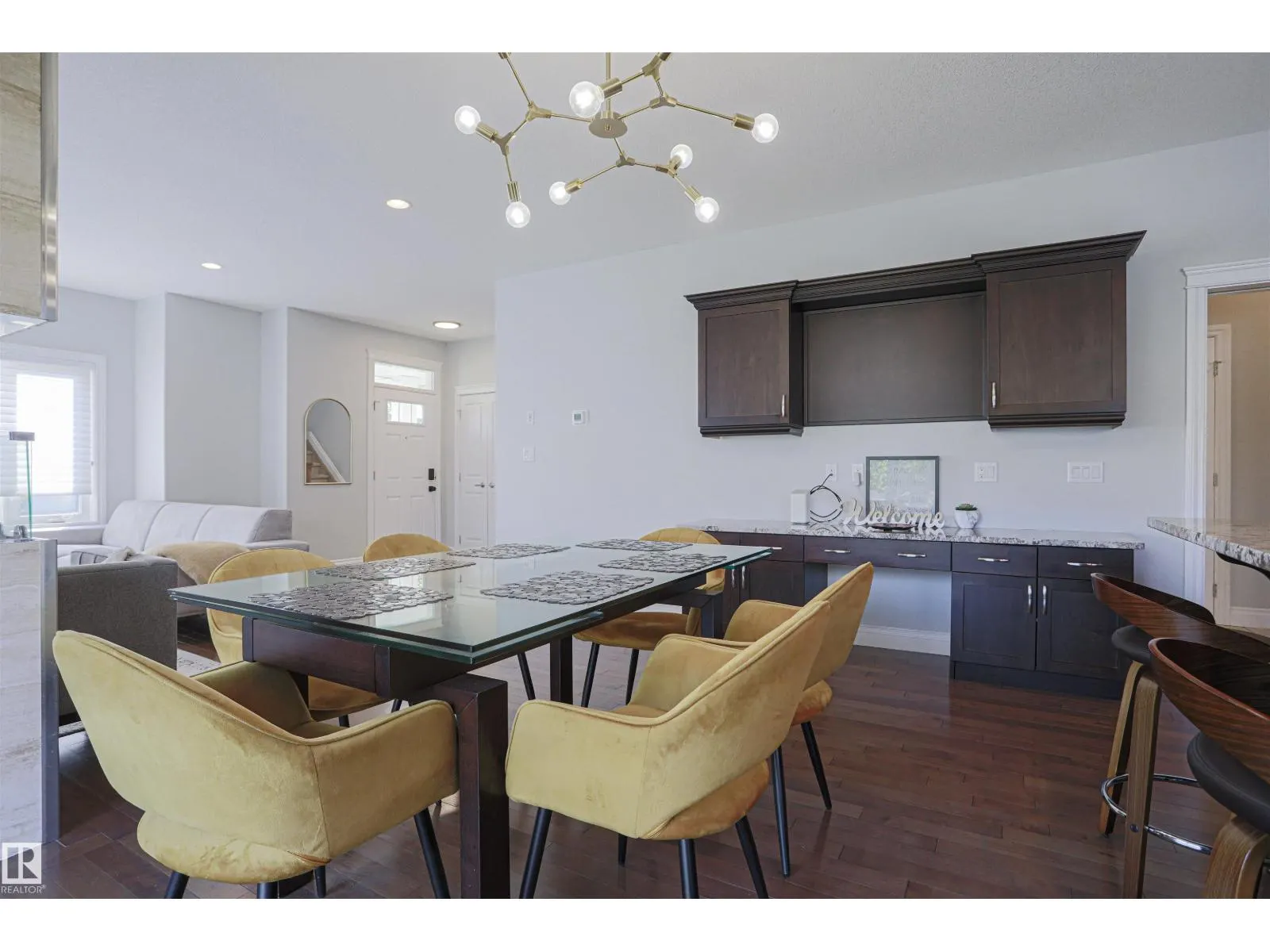 8804 100 ST NW