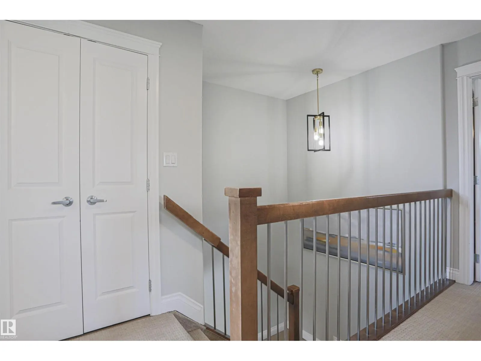 8804 100 ST NW