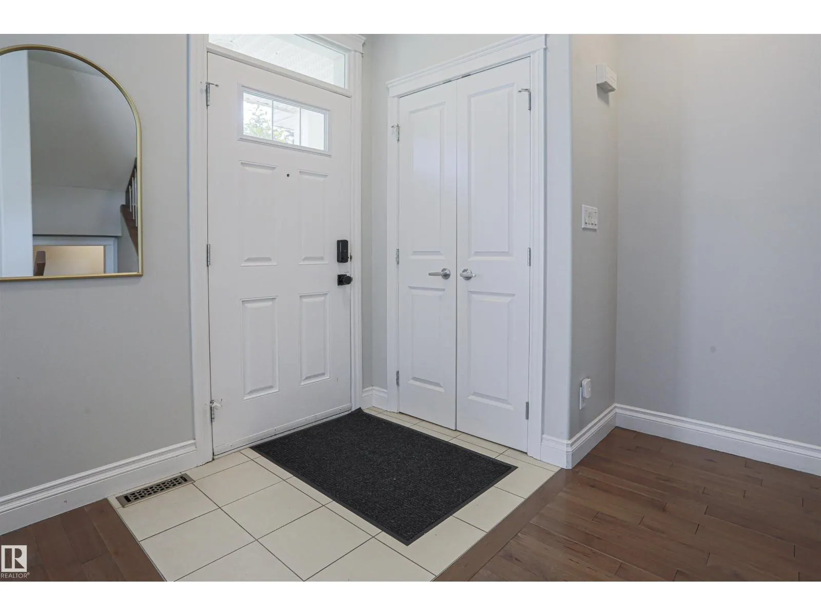 8804 100 ST NW