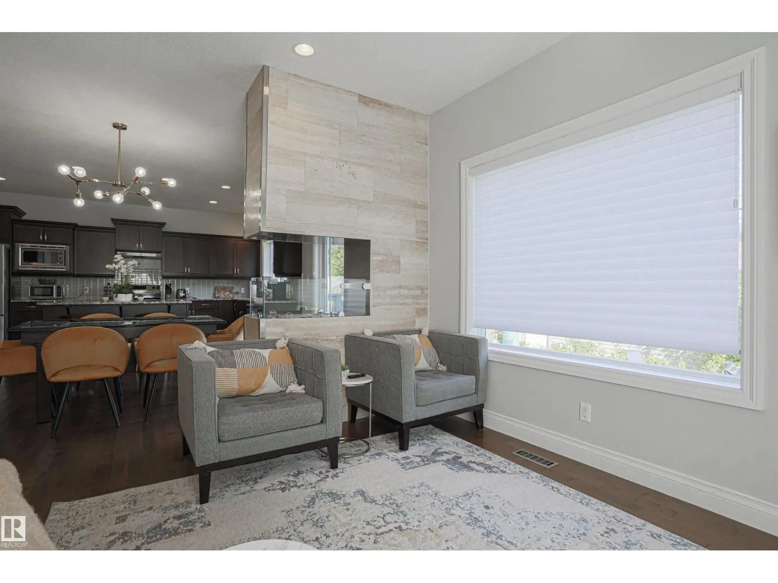 8804 100 ST NW